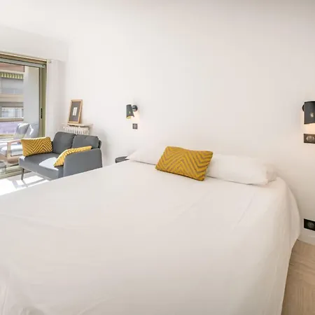 Appartement Rénové Au Coeur De Cannes